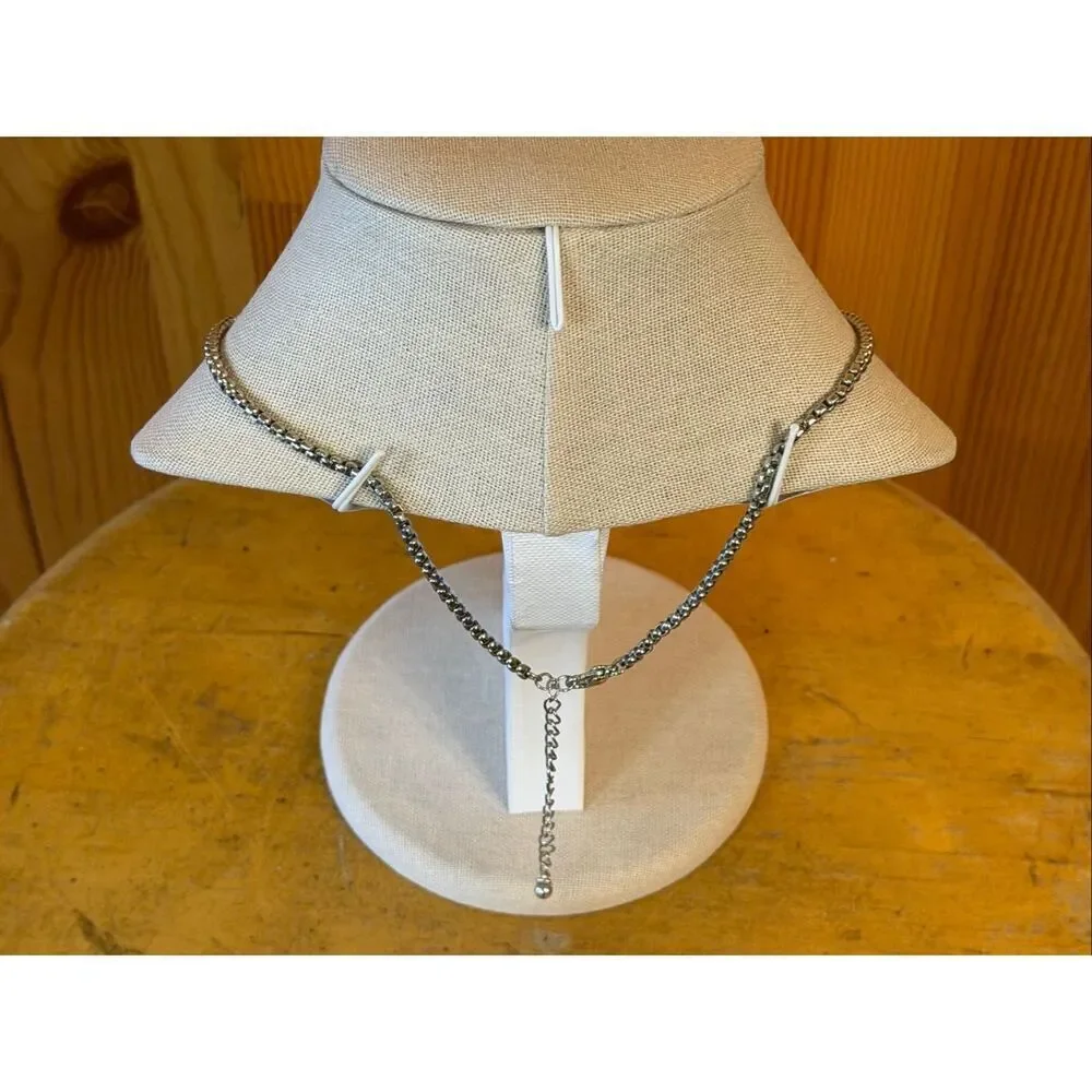 Rings Crossover Pendant Necklace in silver and gold tones (7462)